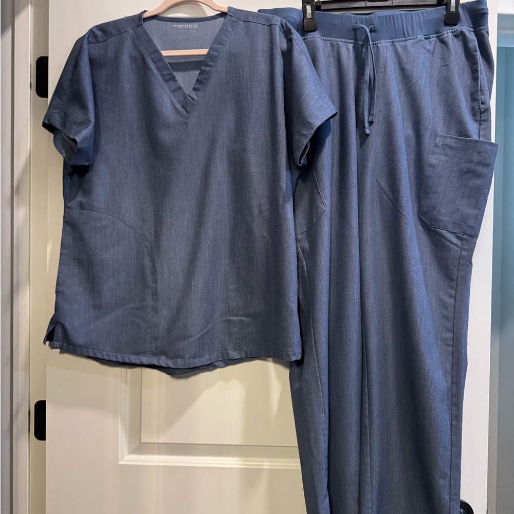 Mandala Women's Blue Scrub Set - V-Neck Top & Drawstring Pants